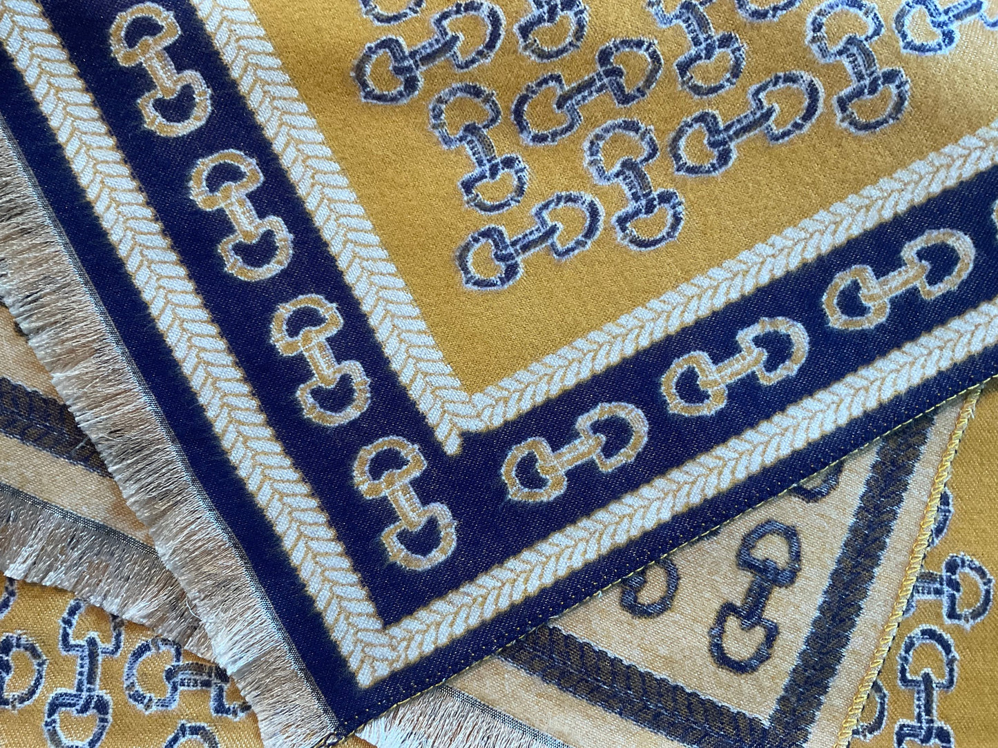 RIONA Horse Design Cashmere Blend Pashmina/Shawl 180 x 65 cms