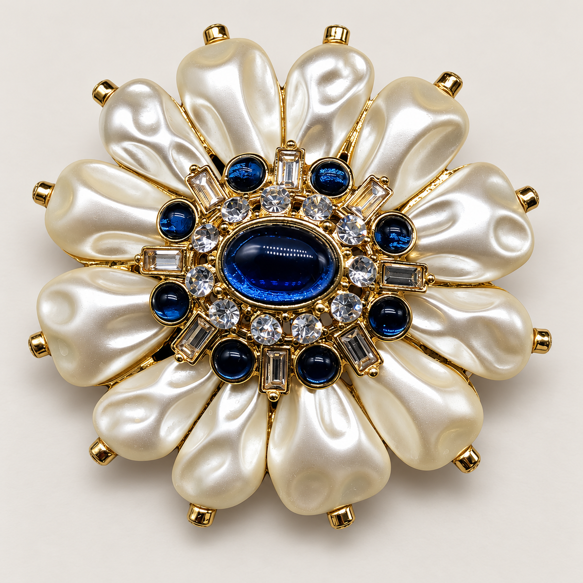 ISODORA Pearl Floral Brooch